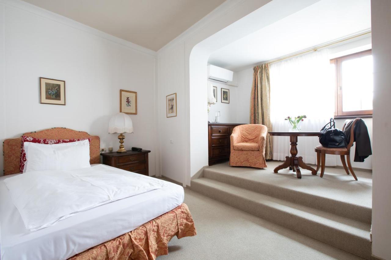 Hotel Castel Rundegg (Adults Only) Merano Exterior photo
