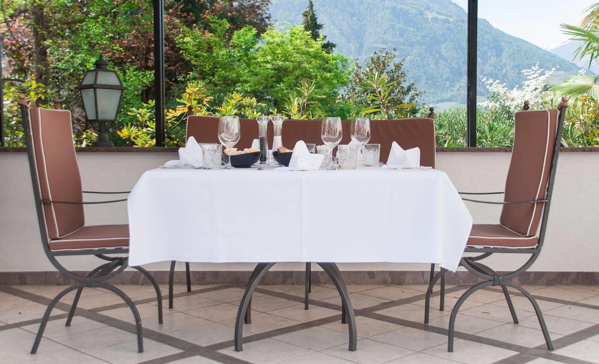 Hotel Castel Rundegg (Adults Only) Merano Exterior photo