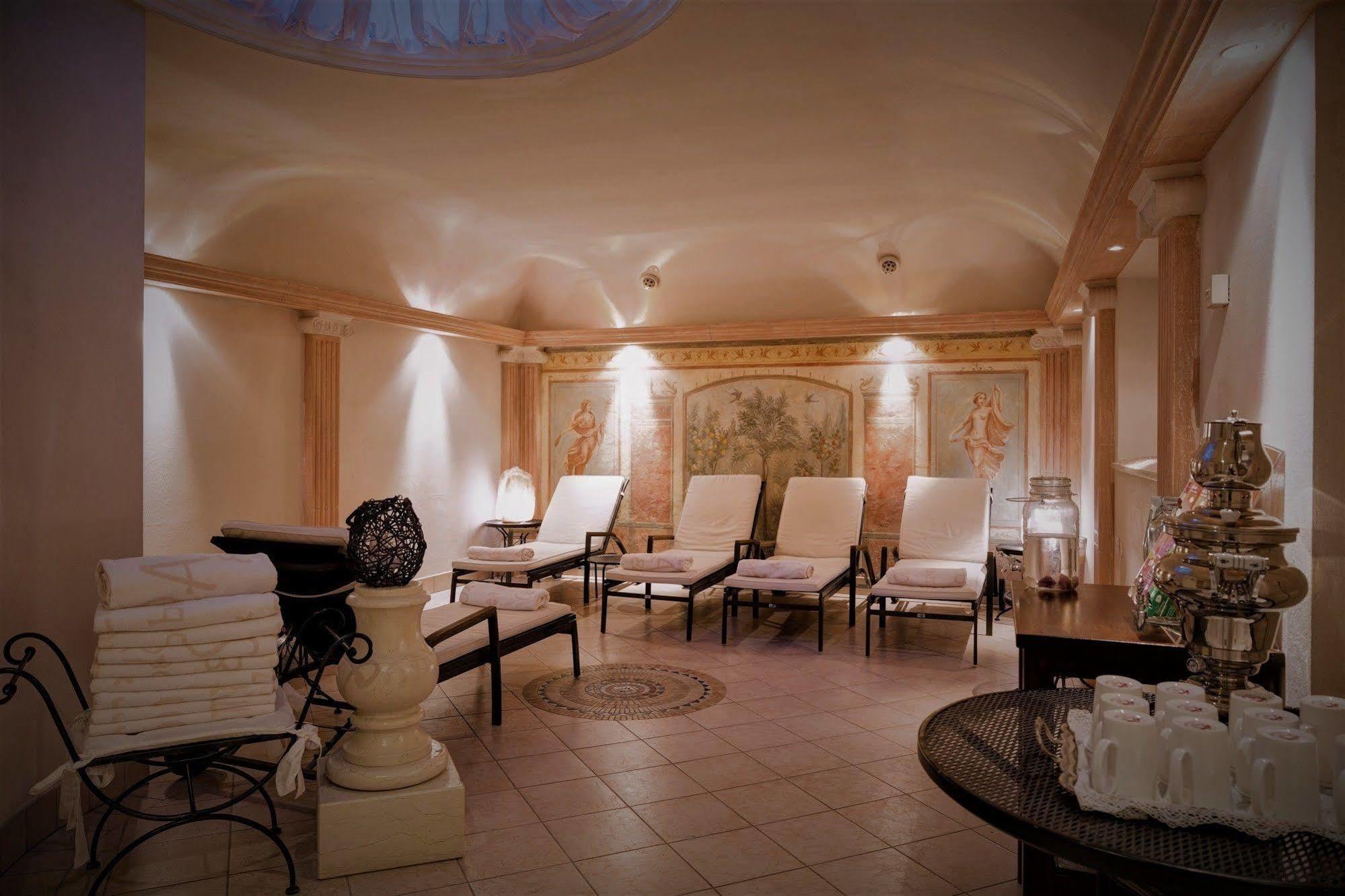 Hotel Castel Rundegg (Adults Only) Merano Exterior photo